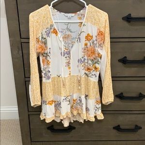 Long sleeve v neck floral blouse